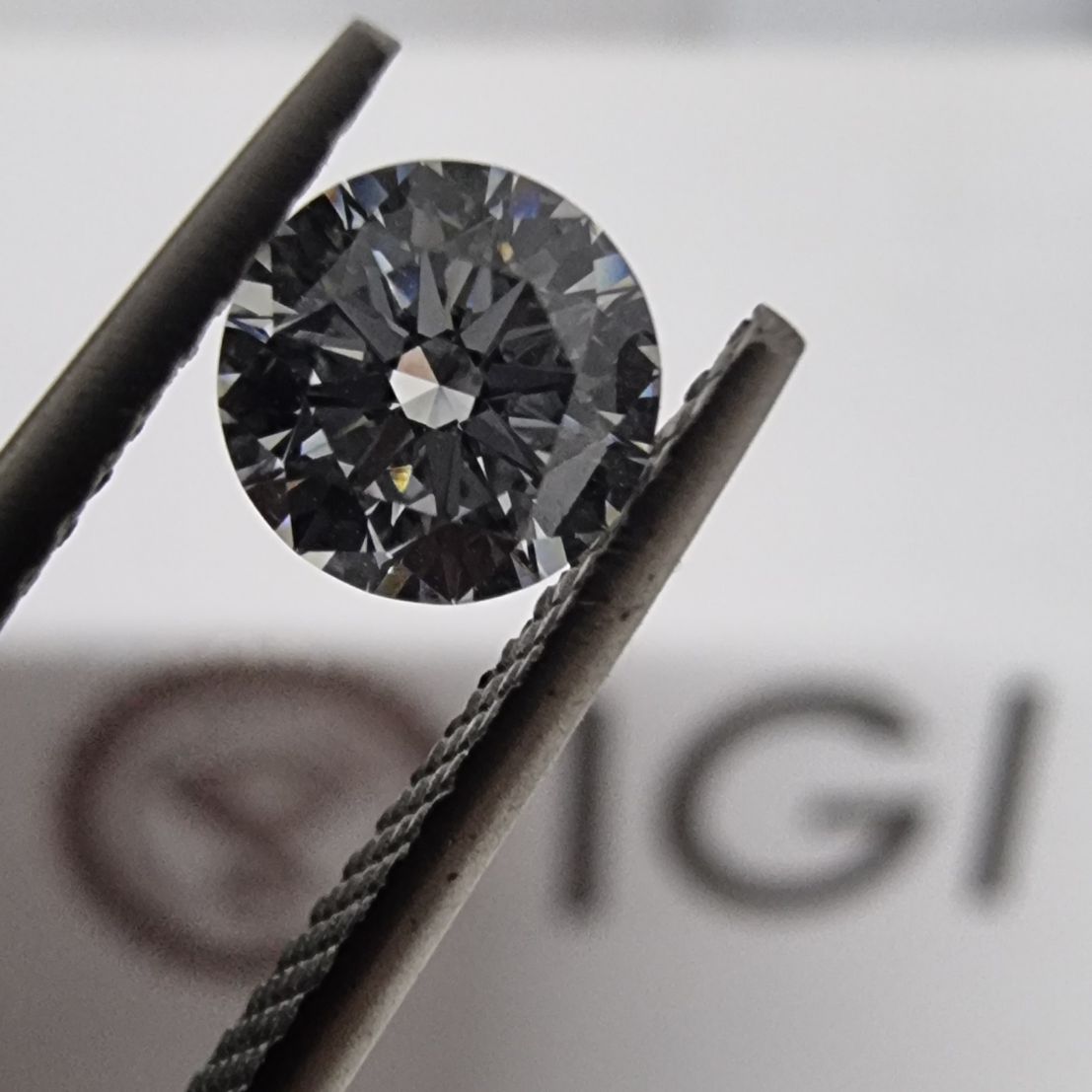 IGI certified lab grown diamond shown in tweeser